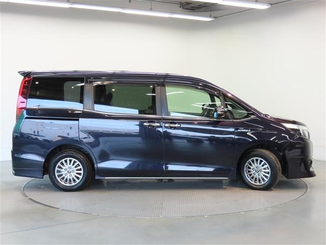 エスクァイア ハイブリッドＧｉ　ブラックテーラード　ハイブリッド　ナビ＆ＴＶ　両側電動スライド　メモリーナビ　フルセグ　バックカメラ　ＤＶＤ再生　衝突被害軽減システム　ＥＴＣ　３列シート　スマートキー　ＬＥＤヘッドランプ　乗車定員７人　キーレス　ＣＤ（22枚目）