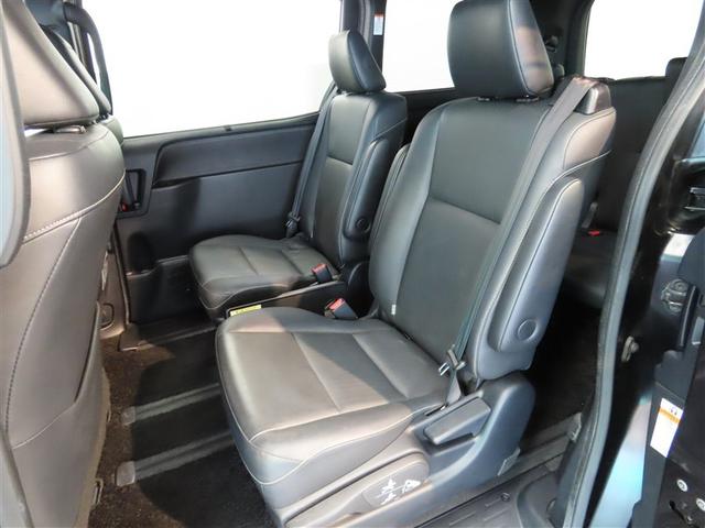 エスクァイア ハイブリッドＧｉ　ブラックテーラード　ハイブリッド　ナビ＆ＴＶ　両側電動スライド　メモリーナビ　フルセグ　バックカメラ　ＤＶＤ再生　衝突被害軽減システム　ＥＴＣ　３列シート　スマートキー　ＬＥＤヘッドランプ　乗車定員７人　キーレス　ＣＤ（29枚目）