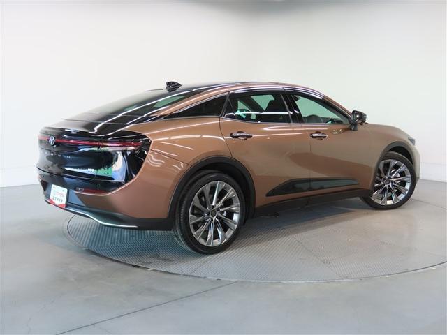 クラウンクロスオーバー Ｇアドバンスド・レザーパッケージ　４ＷＤ　革シート　ハイブリッド　フルセグ　バックカメラ　ドラレコ　ミュージックプレイヤー接続可　衝突被害軽減システム　ＥＴＣ　電動シート　スマートキー　ＬＥＤヘッドランプ　アイドリングストップ（7枚目）