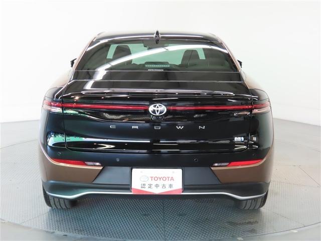 クラウンクロスオーバー Ｇアドバンスド・レザーパッケージ　４ＷＤ　革シート　ハイブリッド　フルセグ　バックカメラ　ドラレコ　ミュージックプレイヤー接続可　衝突被害軽減システム　ＥＴＣ　電動シート　スマートキー　ＬＥＤヘッドランプ　アイドリングストップ（8枚目）