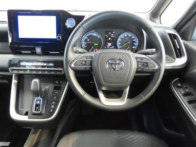 ヴォクシー ハイブリッドＳ－Ｇ　４ＷＤ　展示・試乗車　ハイブリッド　電動スライドドア　フルセグ　後席モニター　バックカメラ　ＤＶＤ再生　ミュージックプレイヤー接続可　衝突被害軽減システム　ＥＴＣ　３列シート　スマートキー　キーレス（30枚目）