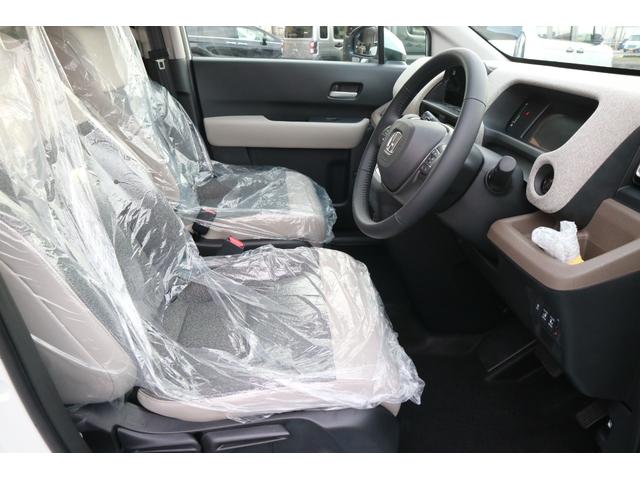 フリード ｅ：ＨＥＶエアー　ＥＸ　ＤＡＭＤ　ＩＳＯＬＡＴＯＲ　ダムドアイソレーター　フェイスチェンジキット　登録済み未使用車　７人乗り　パールホワイト　両側パワースライドドア（13枚目）