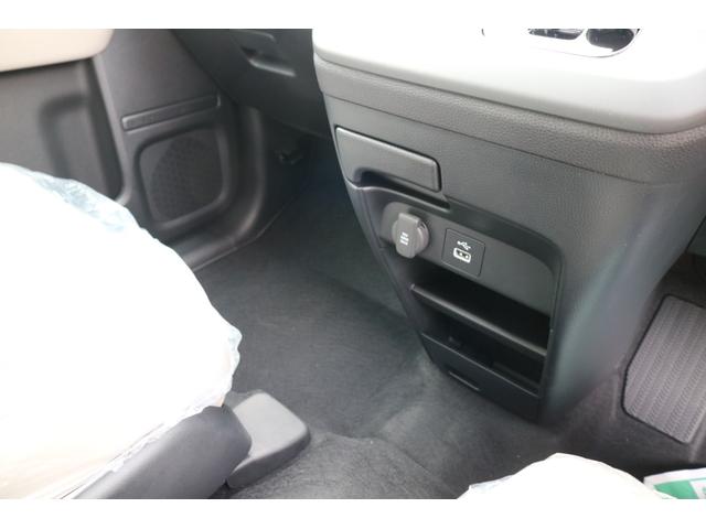 フリード ｅ：ＨＥＶエアー　ＥＸ　ＤＡＭＤ　ＩＳＯＬＡＴＯＲ　ダムドアイソレーター　フェイスチェンジキット　登録済み未使用車　７人乗り　パールホワイト　両側パワースライドドア（21枚目）