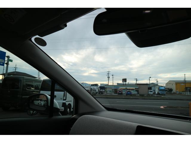 フリード ｅ：ＨＥＶエアー　ＥＸ　ＤＡＭＤ　ＩＳＯＬＡＴＯＲ　ダムドアイソレーター　フェイスチェンジキット　登録済み未使用車　７人乗り　パールホワイト　両側パワースライドドア（22枚目）