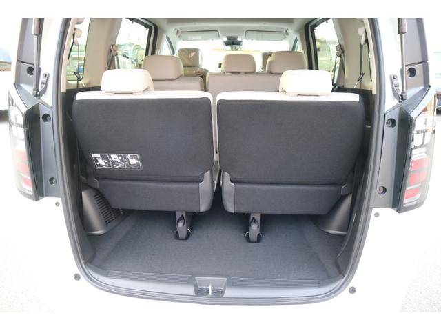 フリード ｅ：ＨＥＶエアー　ＥＸ　ＤＡＭＤ　ＩＳＯＬＡＴＯＲ　ダムドアイソレーター　フェイスチェンジキット　登録済み未使用車　７人乗り　パールホワイト　両側パワースライドドア（26枚目）