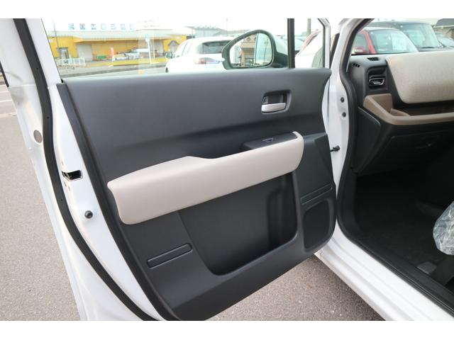 フリード ｅ：ＨＥＶエアー　ＥＸ　ＤＡＭＤ　ＩＳＯＬＡＴＯＲ　ダムドアイソレーター　フェイスチェンジキット　登録済み未使用車　７人乗り　パールホワイト　両側パワースライドドア（28枚目）