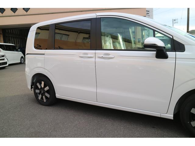 フリード ｅ：ＨＥＶエアー　ＥＸ　ＤＡＭＤ　ＩＳＯＬＡＴＯＲ　ダムドアイソレーター　フェイスチェンジキット　登録済み未使用車　７人乗り　パールホワイト　両側パワースライドドア（43枚目）