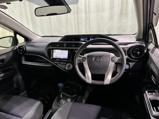 アクア Ｓ　衝突被害軽減システム　メモリーナビ　フルセグ　バックカメラ　ＥＴＣ　ＣＤ　ミュージックプレイヤー接続可　ＤＶＤ再生　スマートキー　キーレス　ハイブリッド（8枚目）