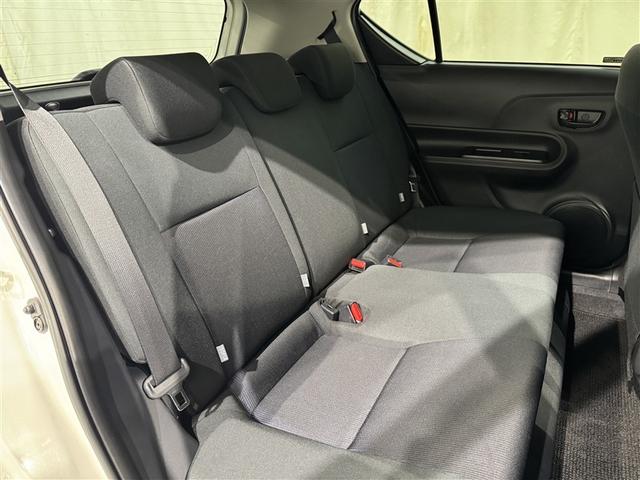 アクア Ｓ　衝突被害軽減システム　メモリーナビ　フルセグ　バックカメラ　ＥＴＣ　ＣＤ　ミュージックプレイヤー接続可　ＤＶＤ再生　スマートキー　キーレス　ハイブリッド（24枚目）