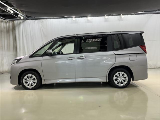 ノア ハイブリッドX 衝突被害軽減システム フルセグ バックカメラ ETC ミュージックプレイヤー接続可 オートクルーズコントロール LEDヘッドランプ 乗車定員7人 3列シート スマートキー キーレス ハイブリッド(5枚目)