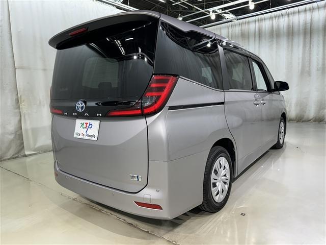 ノア ハイブリッドX 衝突被害軽減システム フルセグ バックカメラ ETC ミュージックプレイヤー接続可 オートクルーズコントロール LEDヘッドランプ 乗車定員7人 3列シート スマートキー キーレス ハイブリッド(7枚目)