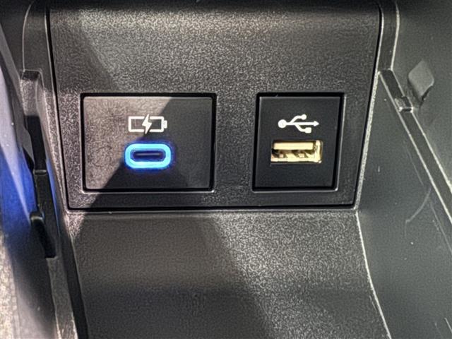 ノア ハイブリッドX 衝突被害軽減システム フルセグ バックカメラ ETC ミュージックプレイヤー接続可 オートクルーズコントロール LEDヘッドランプ 乗車定員7人 3列シート スマートキー キーレス ハイブリッド(15枚目)