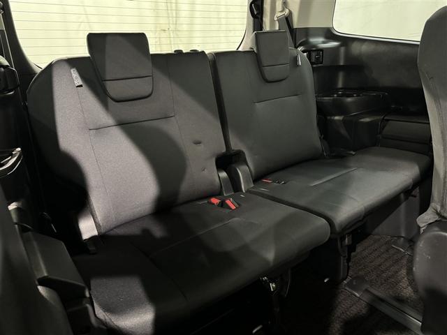 ノア ハイブリッドX 衝突被害軽減システム フルセグ バックカメラ ETC ミュージックプレイヤー接続可 オートクルーズコントロール LEDヘッドランプ 乗車定員7人 3列シート スマートキー キーレス ハイブリッド(26枚目)