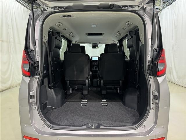 ノア ハイブリッドX 衝突被害軽減システム フルセグ バックカメラ ETC ミュージックプレイヤー接続可 オートクルーズコントロール LEDヘッドランプ 乗車定員7人 3列シート スマートキー キーレス ハイブリッド(28枚目)