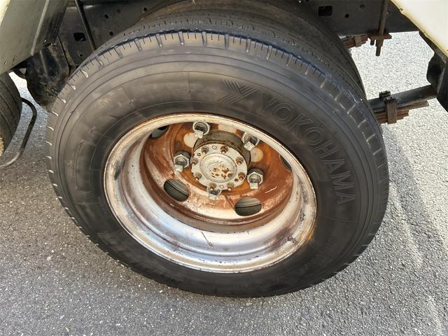 デュトロ 　トラック　ＭＴ　後輪ダブル　エアコン　パワーウィンドウ（21枚目）