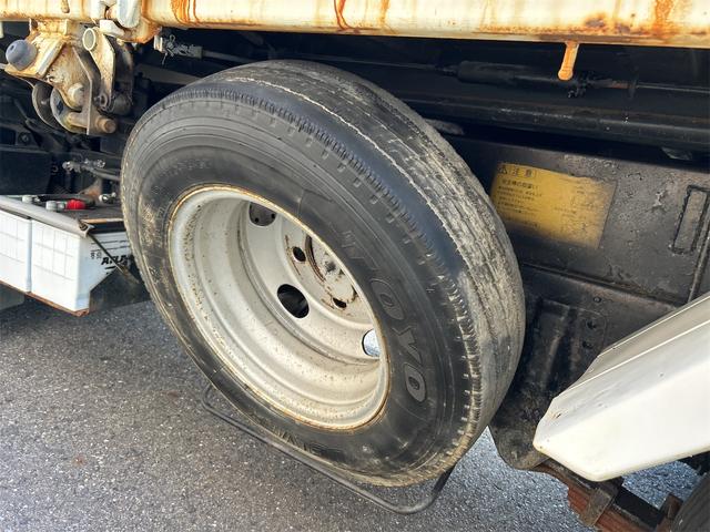 デュトロ 　トラック　ＭＴ　後輪ダブル　エアコン　パワーウィンドウ（23枚目）