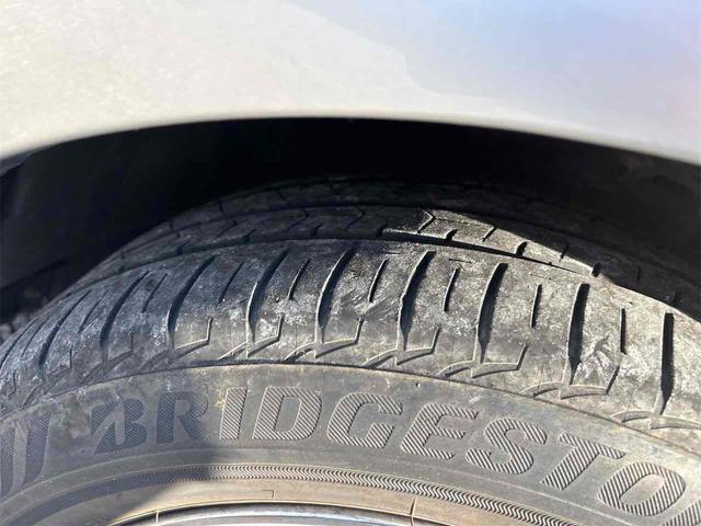 プリウスアルファ Ｓ　ＥＴＣ　バックカメラ　ナビ　ＴＶ　クリアランスソナー　アルミホイール　オートライト　スマートキー　電動格納ミラー　ＣＶＴ　盗難防止システム　衝突安全ボディ　ＡＢＳ　ＣＤ　ＵＳＢ　Ｂｌｕｅｔｏｏｔｈ（11枚目）