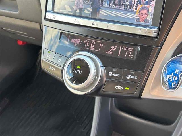 プリウスアルファ Ｓ　ＥＴＣ　バックカメラ　ナビ　ＴＶ　クリアランスソナー　アルミホイール　オートライト　スマートキー　電動格納ミラー　ＣＶＴ　盗難防止システム　衝突安全ボディ　ＡＢＳ　ＣＤ　ＵＳＢ　Ｂｌｕｅｔｏｏｔｈ（41枚目）