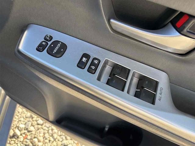 プリウスアルファ Ｓ　ＥＴＣ　バックカメラ　ナビ　ＴＶ　クリアランスソナー　アルミホイール　オートライト　スマートキー　電動格納ミラー　ＣＶＴ　盗難防止システム　衝突安全ボディ　ＡＢＳ　ＣＤ　ＵＳＢ　Ｂｌｕｅｔｏｏｔｈ（49枚目）