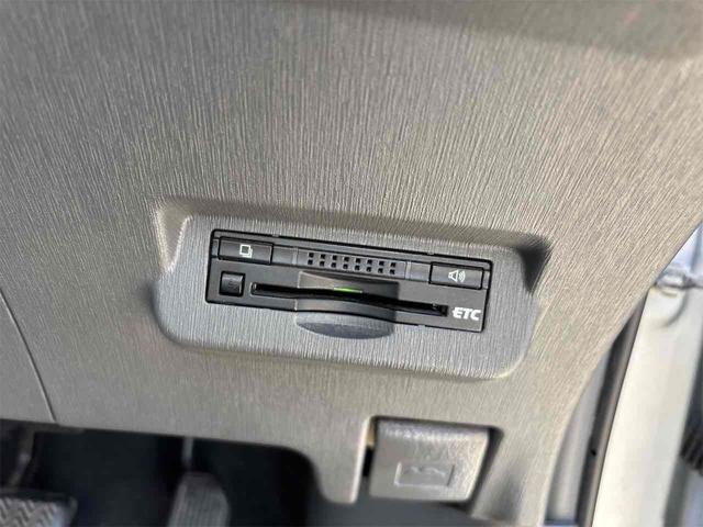 プリウスアルファ Ｓ　ＥＴＣ　バックカメラ　ナビ　ＴＶ　クリアランスソナー　アルミホイール　オートライト　スマートキー　電動格納ミラー　ＣＶＴ　盗難防止システム　衝突安全ボディ　ＡＢＳ　ＣＤ　ＵＳＢ　Ｂｌｕｅｔｏｏｔｈ（53枚目）