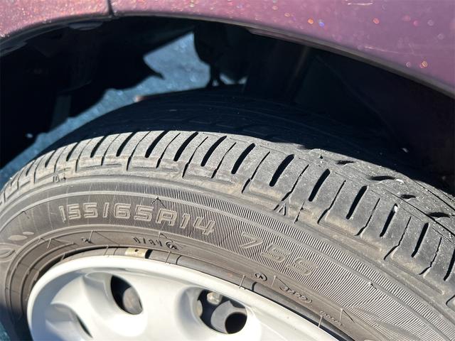 ミラココア ココアプラスＸスペシャルコーデ　スマートキー　アイドリングストップ　電動格納ミラー　ベンチシート　ＣＶＴ　盗難防止システム　ＡＢＳ　ＣＤ　ルーフレール　衝突安全ボディ　エアコン　パワーステアリング（17枚目）