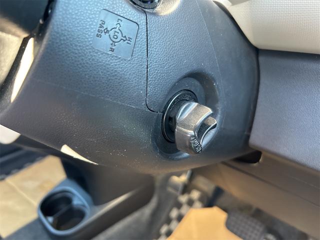 ミラココア ココアプラスＸスペシャルコーデ　スマートキー　アイドリングストップ　電動格納ミラー　ベンチシート　ＣＶＴ　盗難防止システム　ＡＢＳ　ＣＤ　ルーフレール　衝突安全ボディ　エアコン　パワーステアリング（47枚目）