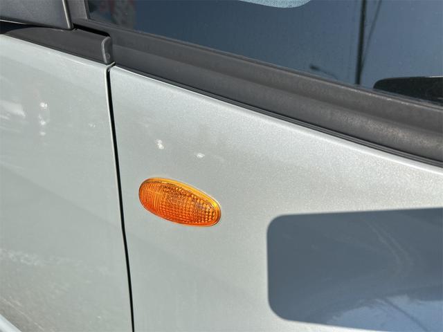 アイ M スマートキー 電動格納ミラー AT 盗難防止システム ABS CD アルミホイール 衝突安全ボディ エアコン パワーステアリング パワーウィンドウ(8枚目)