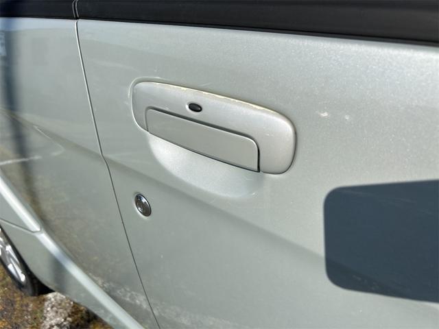 アイ M スマートキー 電動格納ミラー AT 盗難防止システム ABS CD アルミホイール 衝突安全ボディ エアコン パワーステアリング パワーウィンドウ(13枚目)