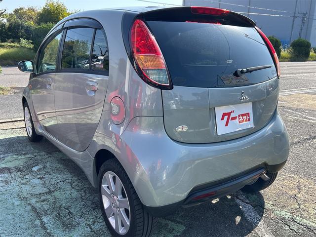 アイ M スマートキー 電動格納ミラー AT 盗難防止システム ABS CD アルミホイール 衝突安全ボディ エアコン パワーステアリング パワーウィンドウ(19枚目)