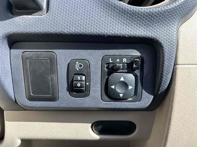 eKワゴン M キーレスエントリー 電動格納ミラー ベンチシート AT 盗難防止システム CD 衝突安全ボディ エアコン パワーステアリング パワーウィンドウ 運転席エアバッグ(7枚目)