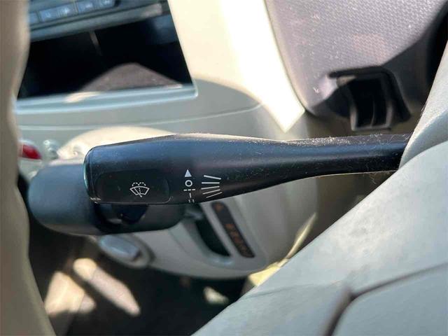 eKワゴン M キーレスエントリー 電動格納ミラー ベンチシート AT 盗難防止システム CD 衝突安全ボディ エアコン パワーステアリング パワーウィンドウ 運転席エアバッグ(9枚目)