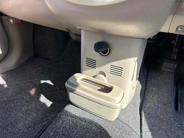 eKワゴン M キーレスエントリー 電動格納ミラー ベンチシート AT 盗難防止システム CD 衝突安全ボディ エアコン パワーステアリング パワーウィンドウ 運転席エアバッグ(48枚目)