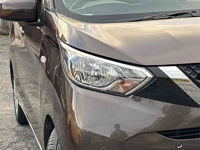 デイズ Ｘ　バックカメラ　クリアランスソナー　衝突被害軽減システム　オートライト　スマートキー　アイドリングストップ　電動格納ミラー　ベンチシート　ＣＶＴ　盗難防止システム　ＡＢＳ　ＥＳＣ　ＵＳＢ　アルミホイール（6枚目）