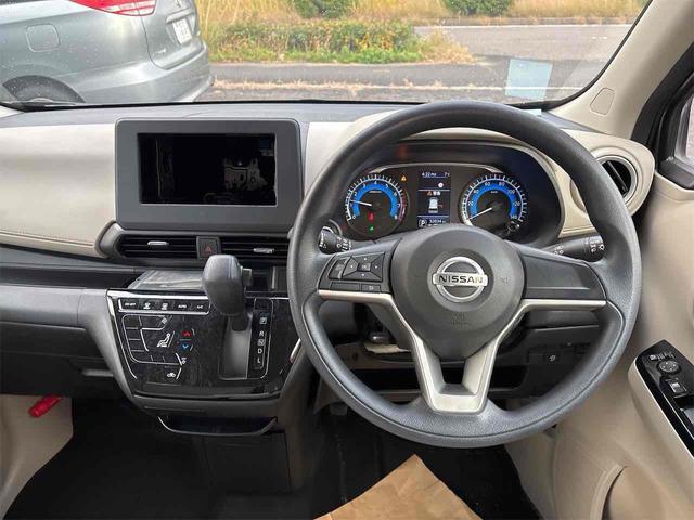 デイズ Ｘ　バックカメラ　クリアランスソナー　衝突被害軽減システム　オートライト　スマートキー　アイドリングストップ　電動格納ミラー　ベンチシート　ＣＶＴ　盗難防止システム　ＡＢＳ　ＥＳＣ　ＵＳＢ　アルミホイール（43枚目）