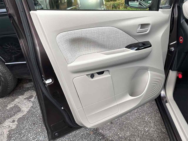 デイズ Ｘ　バックカメラ　クリアランスソナー　衝突被害軽減システム　オートライト　スマートキー　アイドリングストップ　電動格納ミラー　ベンチシート　ＣＶＴ　盗難防止システム　ＡＢＳ　ＥＳＣ　ＵＳＢ　アルミホイール（46枚目）