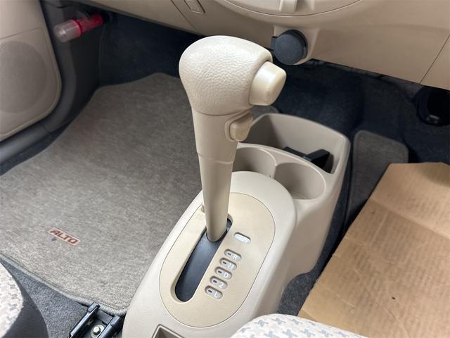 アルト F キーレスエントリー AT 盗難防止システム CD 衝突安全ボディ エアコン パワーステアリング パワーウィンドウ(31枚目)