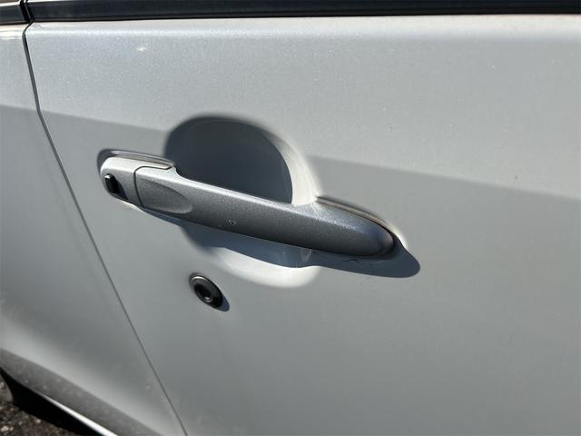 ムーヴ ＸリミテッドＩＩ　ＳＡＩＩＩ　ＥＴＣ　バックカメラ　衝突被害軽減システム　オートマチックハイビーム　オートライト　ＬＥＤヘッドランプ　スマートキー　アイドリングストップ　電動格納ミラー　シートヒーター　ベンチシート　ＣＶＴ（13枚目）