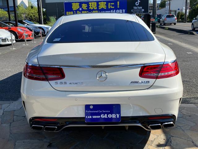 Ｓクラス Ｓ６３クーペ　４ＭＡＴＩＣ　エディション１　正規Ｄ車　限定４２台　ガラスルーフ　スワロスキークリスタルＰＫＧ　ＡＭＧダイナミックＰＫＧ　レッドナッパレザー　社外マフラー・可変切り替え（ノーマルマフラ有）ローダウン（6枚目）