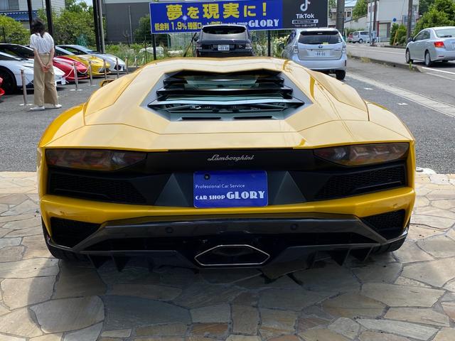 アヴェンタドール S 正規D車 ブリリアントエキゾースト(純正有) エンジンガラスフード Dione鍛造F20・R21 カーボンセラミック・レッドキャリパー ツートンインテリア ヘッドレスト刺繍 ブランディングP(6枚目)