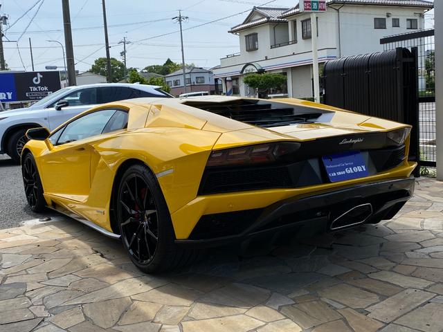 アヴェンタドール S 正規D車 ブリリアントエキゾースト(純正有) エンジンガラスフード Dione鍛造F20・R21 カーボンセラミック・レッドキャリパー ツートンインテリア ヘッドレスト刺繍 ブランディングP(8枚目)