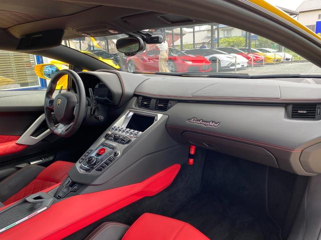 アヴェンタドール S 正規D車 ブリリアントエキゾースト(純正有) エンジンガラスフード Dione鍛造F20・R21 カーボンセラミック・レッドキャリパー ツートンインテリア ヘッドレスト刺繍 ブランディングP(30枚目)