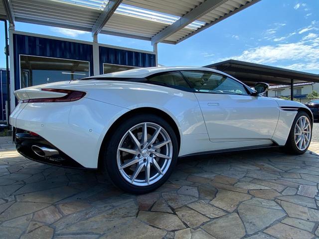 アストンマーティン ＤＢ１１