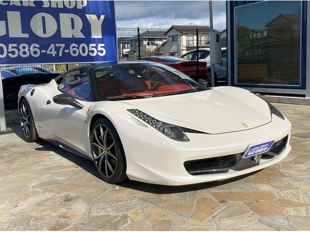 ４５８イタリア ベースグレード　正規Ｄ車　ＬＥＤカーボンステアリング　ブリリアントマフラー　カーボンインテリア　カーボンセンタートンネル　カーボンバケットシート　レヴカウンター黄　カーボンエンジンベイ　フルラッピング　Ｐセンサー（7枚目）