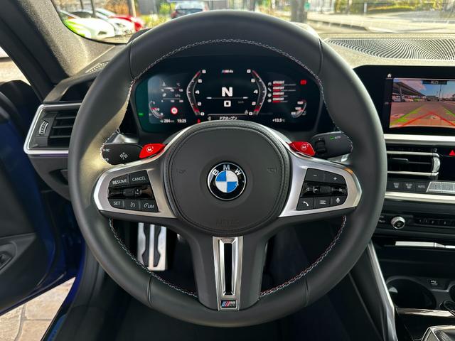 Ｍ４ Ｍ４クーペ　Ｄ車　１オーナー　６速ＭＴ　パーキングアシストプラス　カーボンＲ　パワーシート　ＨＵＤ　スポーツエキゾースト　ＡｐｐｌｅＣａｒＰｌａｙ　アンビエントライト　アルミＦ１９／Ｒ２０　ＢＭＷレーザーライト（20枚目）