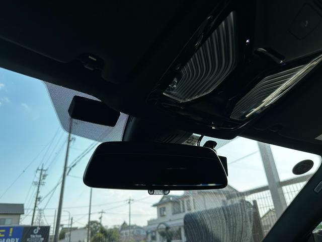 Ｍ４ Ｍ４クーペ　Ｄ車　１オーナー　６速ＭＴ　パーキングアシストプラス　カーボンＲ　パワーシート　ＨＵＤ　スポーツエキゾースト　ＡｐｐｌｅＣａｒＰｌａｙ　アンビエントライト　アルミＦ１９／Ｒ２０　ＢＭＷレーザーライト（25枚目）