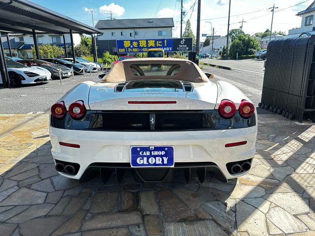 Ｆ４３０スパイダー Ｆ１　正規Ｄ車　カーボンブレーキ　チャレンジグリル　デイトナシート　クラッチ残７２　　純正アルミホイール１９インチ　フェラーリスクーデリアシールド　Ｂカメラ（6枚目）