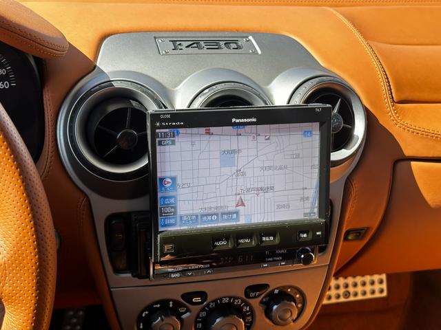 Ｆ４３０スパイダー Ｆ１　正規Ｄ車　カーボンブレーキ　チャレンジグリル　デイトナシート　クラッチ残７２　　純正アルミホイール１９インチ　フェラーリスクーデリアシールド　Ｂカメラ（19枚目）