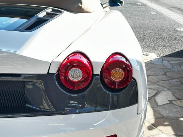 Ｆ４３０スパイダー Ｆ１　正規Ｄ車　カーボンブレーキ　チャレンジグリル　デイトナシート　クラッチ残７２　　純正アルミホイール１９インチ　フェラーリスクーデリアシールド　Ｂカメラ（44枚目）