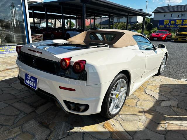 Ｆ４３０スパイダー Ｆ１　正規Ｄ車　カーボンブレーキ　チャレンジグリル　デイトナシート　クラッチ残７２　　純正アルミホイール１９インチ　フェラーリスクーデリアシールド　Ｂカメラ（49枚目）