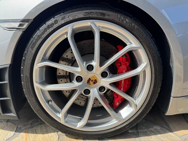 ７１８スパイダー ７１８スパイダー　Ｄ車　１年保証　ＧＴシルバーメタリック　ＧＴスポーツステアリング　ＰＤＬＳ　スポーツクロノＰＫＧ　スポーツエキゾースト　ＰＳＥコントローラー　Ｂカメラ（30枚目）